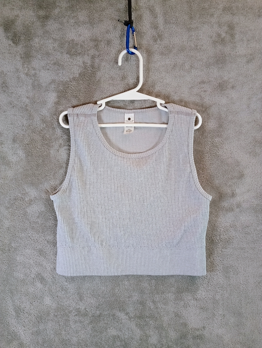 Yogalicious Light Gray Ribbed Knit Top Medium